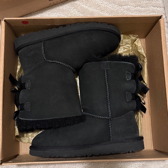 Bailey Bow black UGG boots - Picture 1 of 7